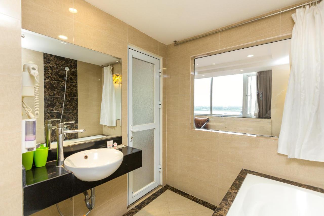Hoang Gia Hotel Hanoi Exteriör bild